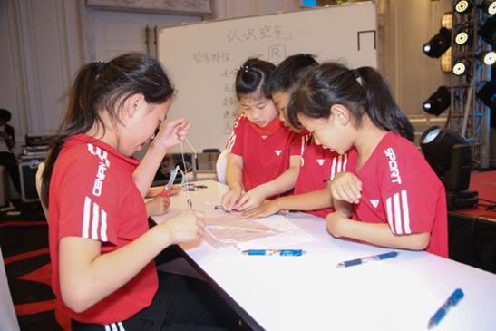 �п�Ժ�о��T�����g(sh��)������Ԓ(hu��)�ĕr(sh��)�����̽o���ӵĔ�(sh��)�W(xu��)�\��׌�����